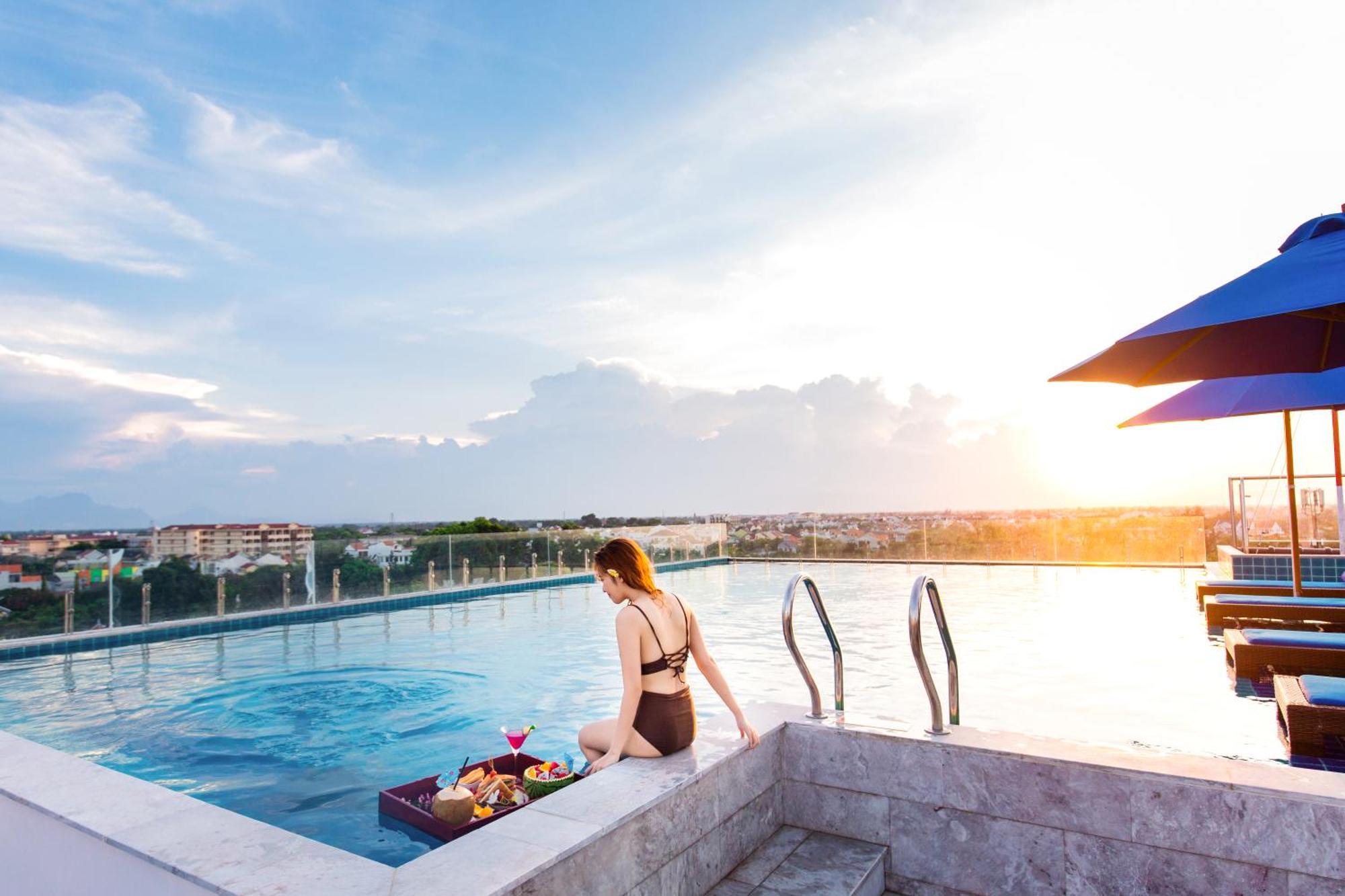 Qualia De Hotel Hoi An - Rooftop Bar City View Екстериор снимка