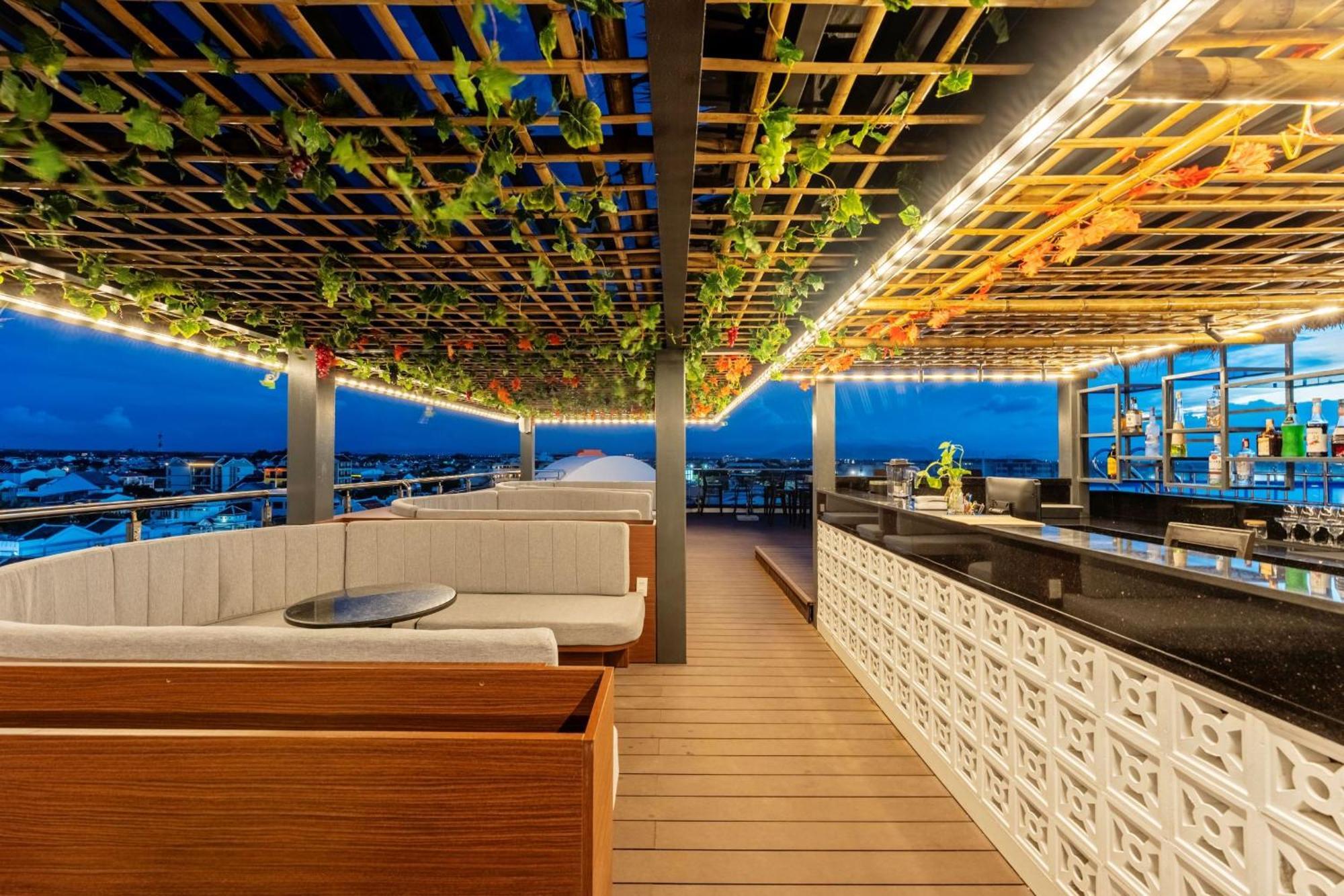 Qualia De Hotel Hoi An - Rooftop Bar City View Екстериор снимка