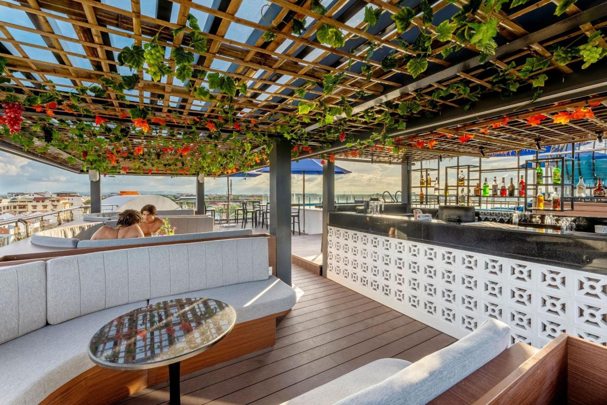 Qualia De Hotel Hoi An - Rooftop Bar City View Екстериор снимка
